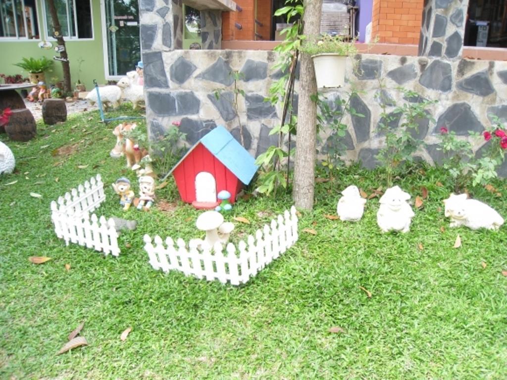 Kanghan Rak Theme Houses Pak Chong Rom bilde